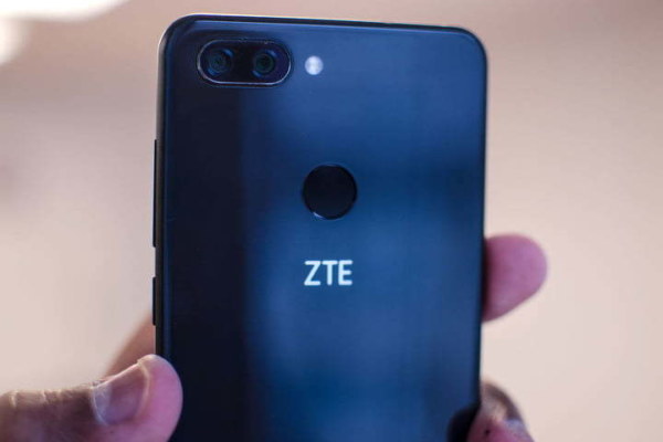 ZTE V9+