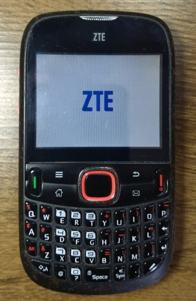 ZTE V821
