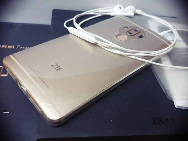 ZTE Axon 7 Max